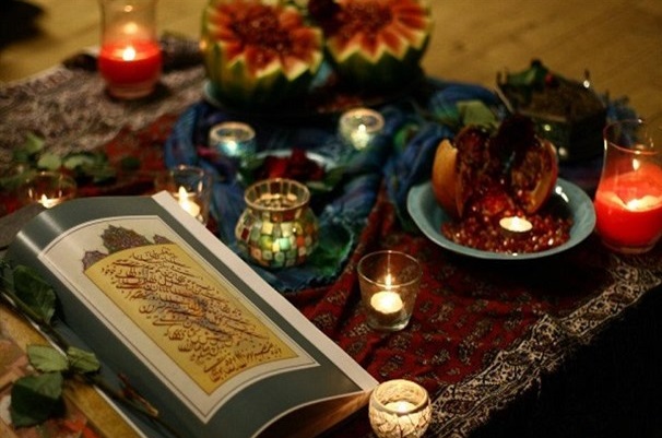 ایرانیان اهل هر خطه و منطقه‌ای که باشند، شب یلدا را به رسم خود جشن می‌گیرند تا فرا رسیدن زمستان را گرامی بدارند.