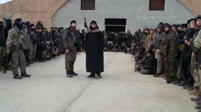 مسوول امنیت عمومی گروه تروریستی داعش در دیدار با اعضای آذربایجانی این گروه بر اهمیت جهاد در جمهوری آذربایجان و رها کردن این کشور از دست 