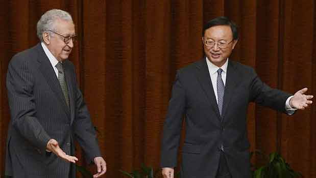 فرستاده ویژه سازمان ملل و اتحادیه عرب امروز در پکن با وزیر امور خارجه چین دیدار کرد.