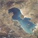 دریاچه ارومیه با چهار هزار و 800 کیلومترمربع وسعت با اینکه بزرگترین آبگیر دایمی آسیای غربی و زیباترین پارک بین المللی است ،در زمان حاضر بعنوان یکی از کانونهای بحران زیست محیطی کشورمان محسوب می شود .
