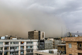 طوفانی با سرعت 80 کیلومتر بر ساعت تهران را در نوردید.