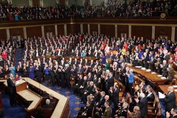 مجلس نمایندگان آمریکا با هدف محدود کردن حدود اختیارات کاخ سفید در رفع تحریم های ایران، لایحه جدیدی را تصویب کرد.